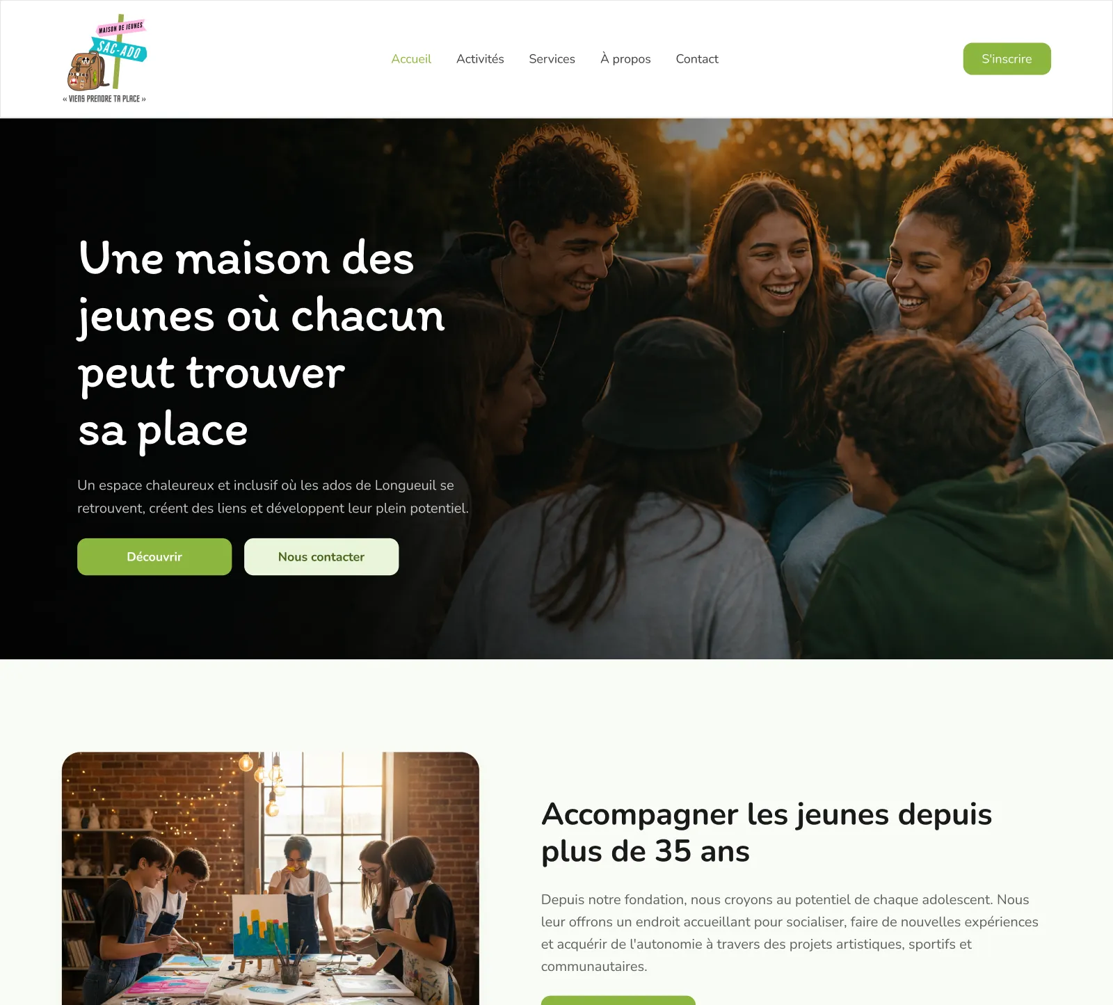 Sacado community website for youth programming with French navigation, hero messaging and service content.